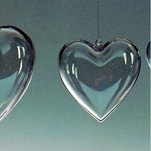 Coeur en plastique 80 mm - transparent séparable (PS) Coeur en plastique 80 mm - transparent séparable (PS)