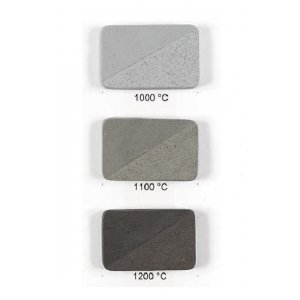 Grès cérame n° 374 gris/noir avec chamotté noir - 10 kg Grès cérame n° 374 gris/noir avec chamotté noir - 10 kg