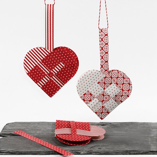 Set de loisirs cratifs - Coeurs tresss - motif rouge/blanc - 8 pcs