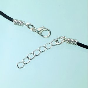 Collier caoutchouc ø 2 mm / 45 cm - plaqué argent noir Collier caoutchouc ø 2 mm / 45 cm - plaqué argent noir