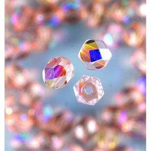 Perles de verre facettées - rosées - rondes, chatoyantes Perles de verre facettées - rosées - rondes, chatoyantes