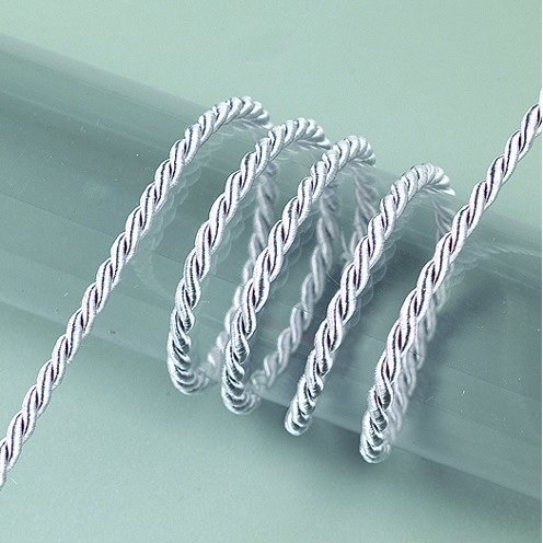 Cordon viscose 4 mm - 25 mètres - couleur argent Cordon viscose 4 mm - 25 mètres - couleur argent