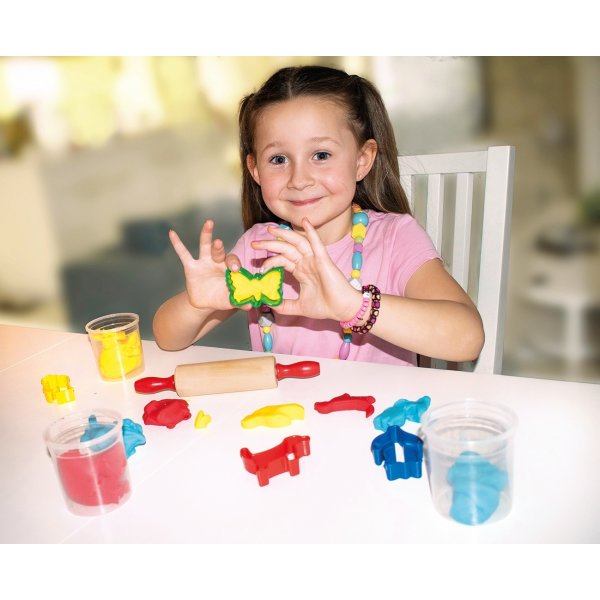 Moules en argile avec rouleau  ptisserie