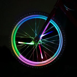 Lot de 3 �clairages LED RGB pour rayons de v�lo - fonctionne sur piles