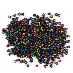 Perles lettres et c?urs - env. 600 pièces Perles lettres et c?urs - env. 600 pièces