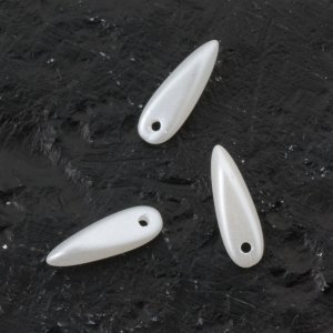 Perles de cire en verre 3x11 mm Blanc - 16 pcs Perles de cire en verre 3x11 mm Blanc - 16 pcs