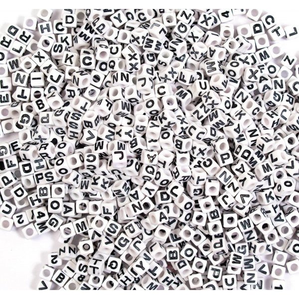 Perles en plastique lettres, cubiques