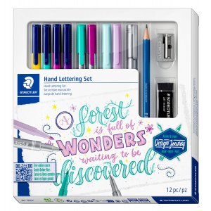 Kit de calligraphie avec stylos Triplus et accessoires - 12 pièces Kit de calligraphie avec stylos Triplus et accessoires - 12 pièces