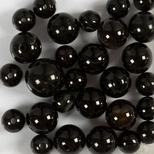 Perles d'agate noire 10x10-15x6 mm - 28 pièces. Perles d'agate noire 10x10-15x6 mm - 28 pièces.