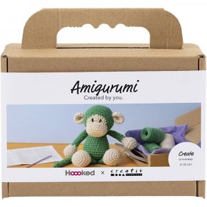 Kit de bricolage amigurumi singe vert et blanc cassé - 1 paquet. Kit de bricolage amigurumi singe vert et blanc cassé - 1 paquet.