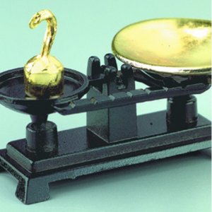 Miniature 4,5 x 2 cm - noir / or 3 parties Balance de cuisine Miniature 4,5 x 2 cm - noir / or 3 parties Balance de cuisine